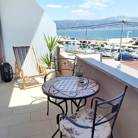 Domic Apartment *