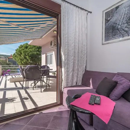 Domic Apartment *