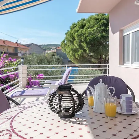 Domic Apartment *