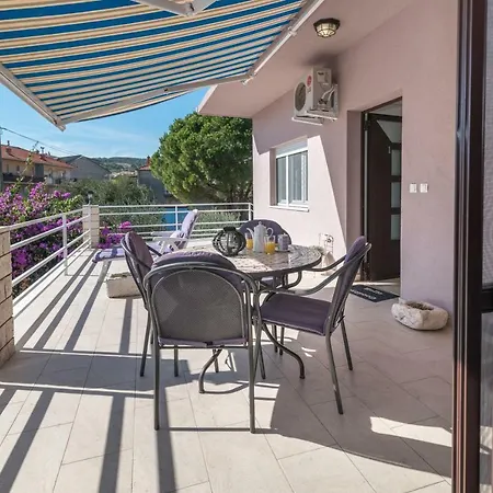 Apartment Domic Slatine